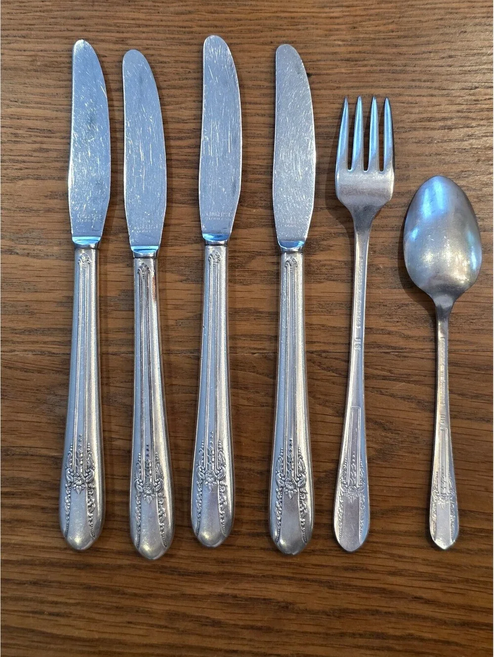 Vnt Wm.Rogers & Son Silverplated Flatware Floral Pattern 6 Piece Replacement Lot